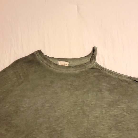 Long sleeve cold shoulder top - Picture 3 of 3